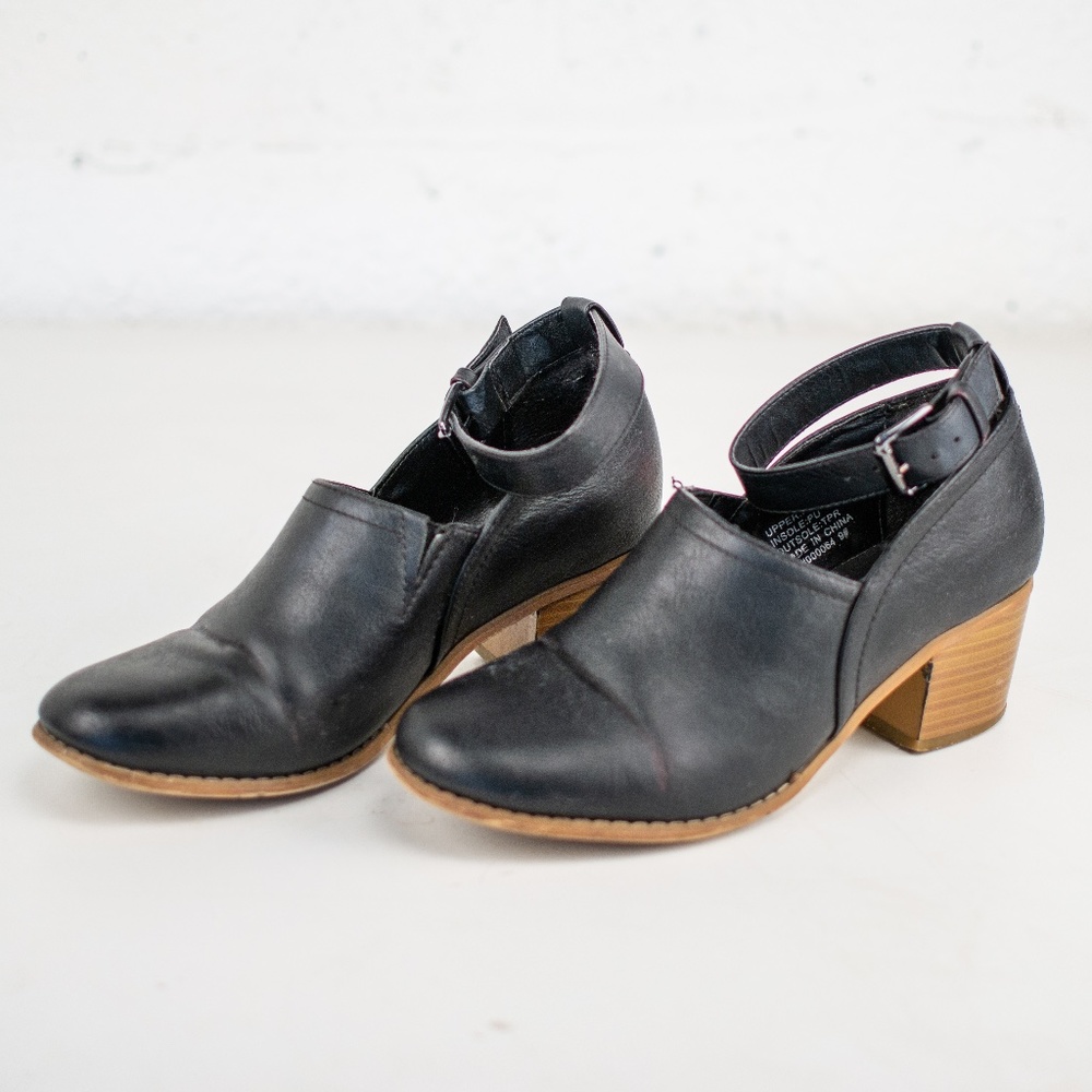 Journee Collection Zhara Bootie Clog Size 9